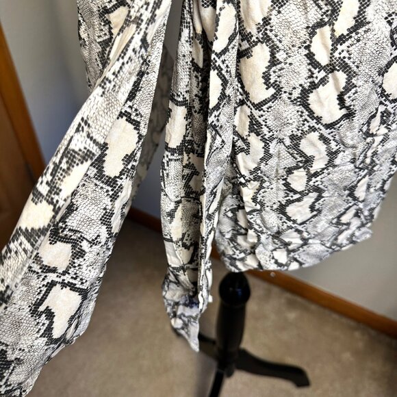 Vix PaulaHermanny Snake Print Wrap Mini Skirt Sz M – Adjustable Tie Waist - Picture 5 of 11